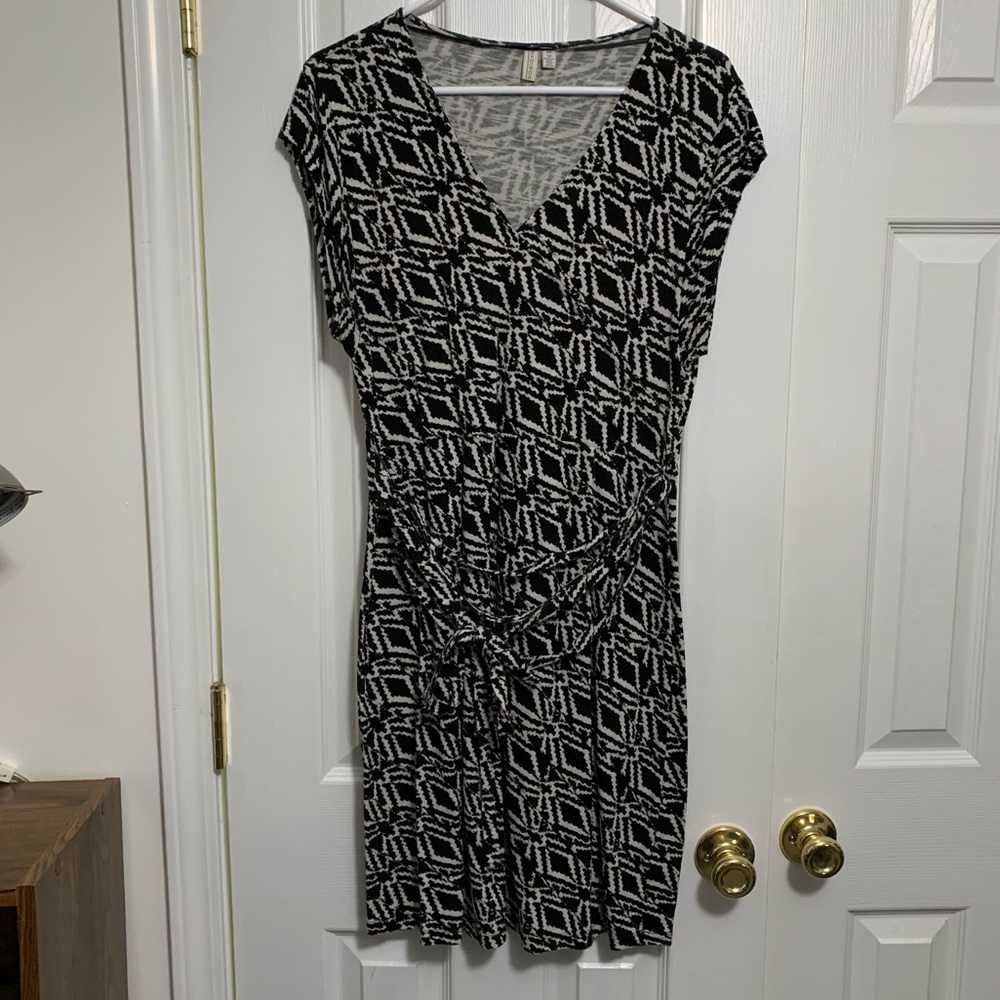 Madison Black & White Pattern Wrap like dress M with tie